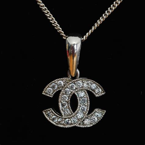 chanel necklace logo